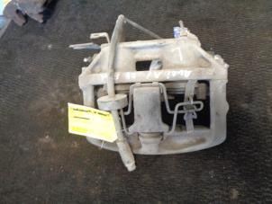 Gebruikte Remklauw (Tang) links-voor Audi Allroad (C5) 2.5 V6 TDI 24V Prijs € 50,00 Margeregeling aangeboden door Westerhof autodemontage