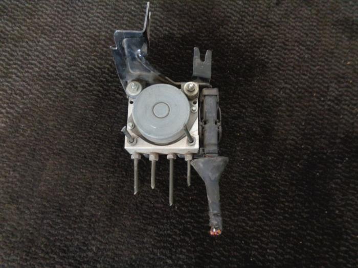Gebruikte ABS Pomp Renault Clio III (BR/CR) 1.2 16V 75 Hi-Flex Prijs € 40,00 Margeregeling aangeboden door Westerhof autodemontage