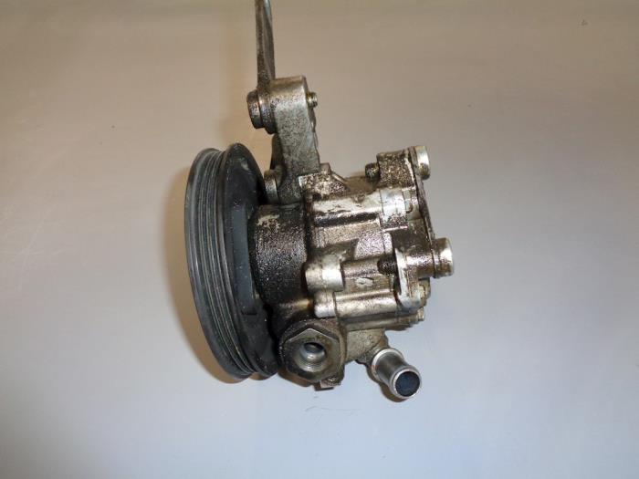 Gebruikte Pomp Servo BMW Mini (R50/53) 1.4 D One Prijs € 50,00 Margeregeling aangeboden door Westerhof autodemontage