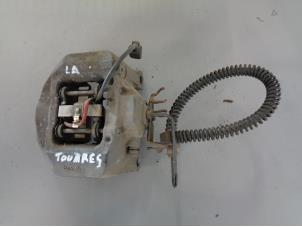 Gebruikte Remklauw (Tang) links-achter Volkswagen Touareg (7LA/7L6) 3.0 TDI V6 24V Prijs € 70,00 Margeregeling aangeboden door Westerhof autodemontage