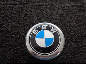Gebruikte Handgreep Achterklep BMW 1 serie (F20) 116i 1.6 16V Prijs € 20,00 Margeregeling aangeboden door Westerhof autodemontage
