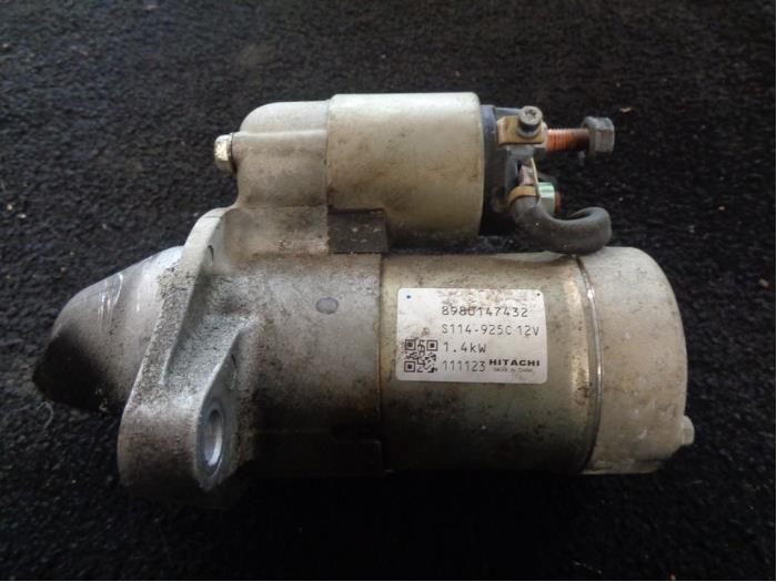Startmotor van een Opel Astra J Sports Tourer (PD8/PE8/PF8) 1.7 CDTi 16V 2012