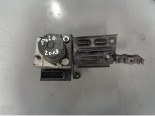 Gebruikte ABS Pomp Volkswagen Polo V (6R) 1.2 12V BlueMotion Technology Prijs € 95,00 Margeregeling aangeboden door Westerhof autodemontage