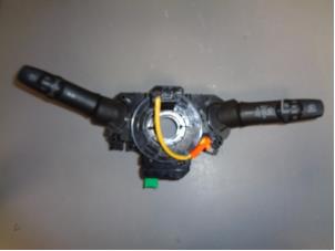 Gebruikte Combischakelaar Stuurkolom Mitsubishi Space Star (A0) 1.0 12V Prijs € 40,00 Margeregeling aangeboden door Westerhof autodemontage