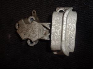 Gebruikte Motorsteun Renault Twingo II (CN) 1.2 16V Prijs € 15,00 Margeregeling aangeboden door Westerhof autodemontage