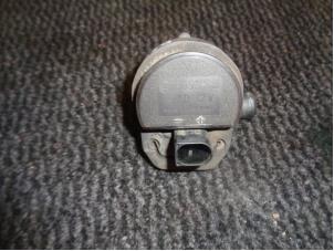 Gebruikte Koelvloeistof pomp Mercedes E Combi (S211) 2.2 E-220 CDI 16V Prijs € 25,00 Margeregeling aangeboden door Westerhof autodemontage