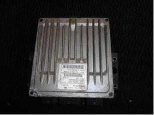 Gebruikte Computer Motormanagement Renault Clio III Estate/Grandtour (KR) 1.5 dCi 70 Prijs € 40,00 Margeregeling aangeboden door Westerhof autodemontage