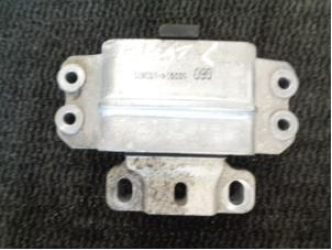 Gebruikte Motorrubber Volkswagen Passat Variant (365) 1.4 TSI 16V Prijs € 20,00 Margeregeling aangeboden door Westerhof autodemontage