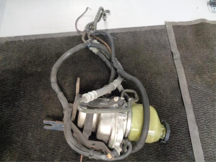 Gebruikte Servopomp Opel Astra H (L48) 1.4 16V Twinport Prijs € 90,00 Margeregeling aangeboden door Westerhof autodemontage