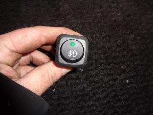Gebruikte Mistlamp Schakelaar Toyota Aygo (B10) 1.0 12V VVT-i Prijs € 10,00 Margeregeling aangeboden door Westerhof autodemontage
