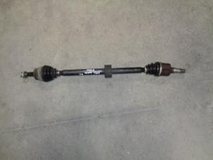 Gebruikte Homokineetas rechts-voor Opel Corsa D 1.3 CDTi 16V Ecotec Prijs € 30,00 Margeregeling aangeboden door Westerhof autodemontage