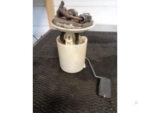 Gebruikte Benzinepomp Renault Clio II (BB/CB) 1.2 Prijs € 35,00 Margeregeling aangeboden door Westerhof autodemontage