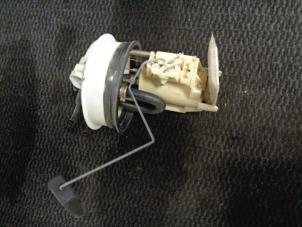 Gebruikte Benzinepomp Renault Twingo (C06) Prijs € 30,00 Margeregeling aangeboden door Westerhof autodemontage