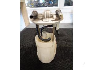 Gebruikte Tankvlotter Renault Laguna II Grandtour (KG) Prijs € 25,00 Margeregeling aangeboden door Westerhof autodemontage