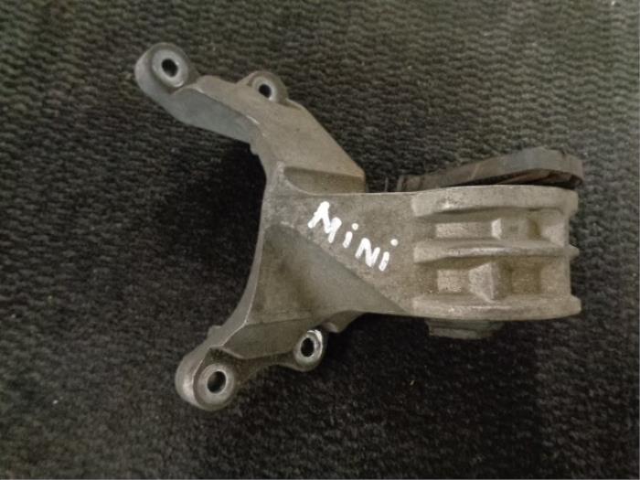Gebruikte Motorsteun BMW Mini (R50/53) 1.6 16V Cooper Prijs € 20,00 Margeregeling aangeboden door Westerhof autodemontage