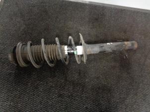 Gebruikte Schokdemper links-voor Citroen C1 1.0 Vti 68 12V Prijs € 75,00 Margeregeling aangeboden door Westerhof autodemontage