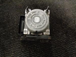 Gebruikte ABS Pomp Volkswagen Golf VII Variant (AUVV) 2.0 TDI 16V Prijs € 75,00 Margeregeling aangeboden door Westerhof autodemontage