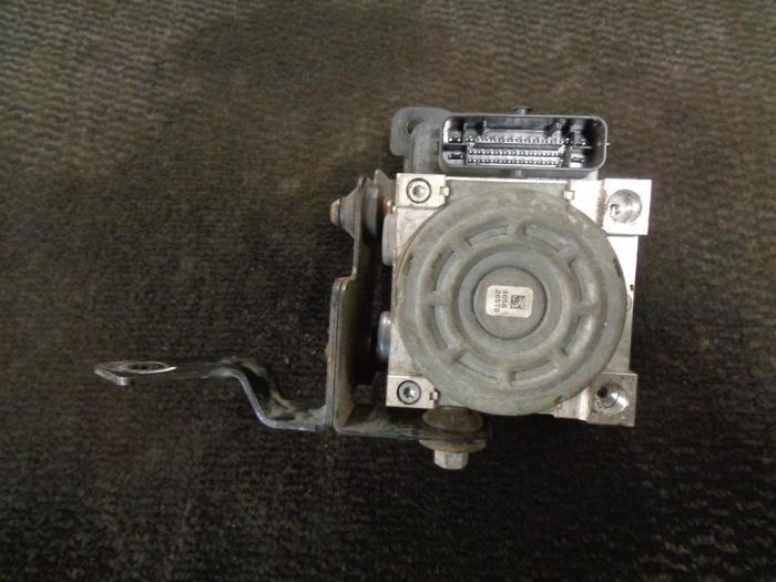 Gebruikte ABS Pomp Hyundai i10 (B5) 1.0 12V Prijs € 100,00 Margeregeling aangeboden door Westerhof autodemontage