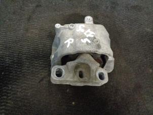 Gebruikte Motorsteun Volkswagen Golf IV (1J1) 1.4 16V Prijs € 10,00 Margeregeling aangeboden door Westerhof autodemontage