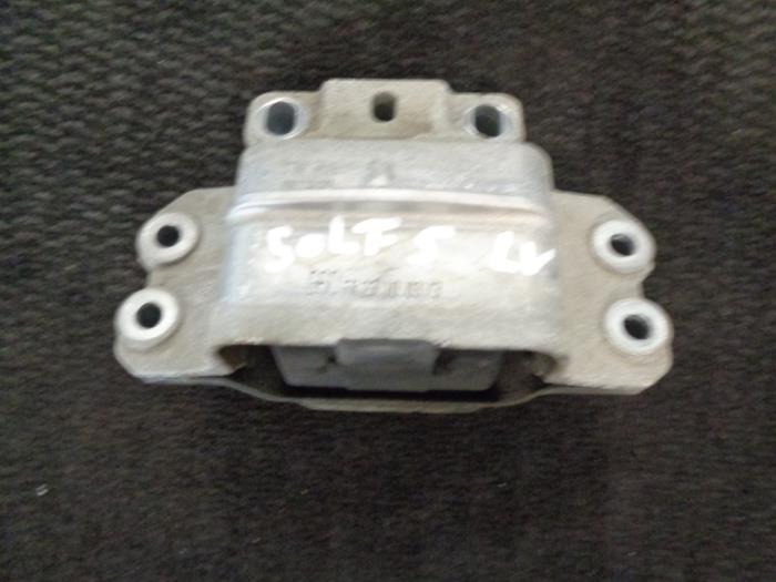 Gebruikte Motorsteun Volkswagen Golf IV (1J1) 1.4 16V Prijs € 10,00 Margeregeling aangeboden door Westerhof autodemontage