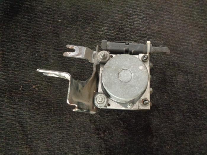 Gebruikte ABS Pomp Nissan Note (E11) 1.6 16V Prijs € 50,00 Margeregeling aangeboden door Westerhof autodemontage