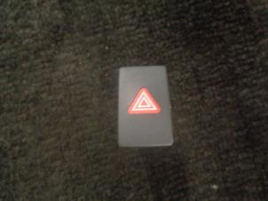 Gebruikte Paniekverlichtings Schakelaar Volkswagen Golf VI Variant (AJ5/1KA) 1.6 TDI 16V 105 Prijs € 10,00 Margeregeling aangeboden door Westerhof autodemontage