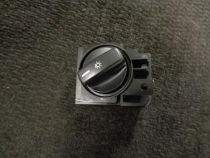 Gebruikte Schakelaar Licht Mercedes A (W169) 1.7 A-170 5-Drs. Prijs € 20,00 Margeregeling aangeboden door Westerhof autodemontage