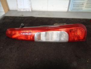 Gebruikte Achterlicht rechts Ford Focus C-Max 1.8 16V Prijs € 35,00 Margeregeling aangeboden door Westerhof autodemontage