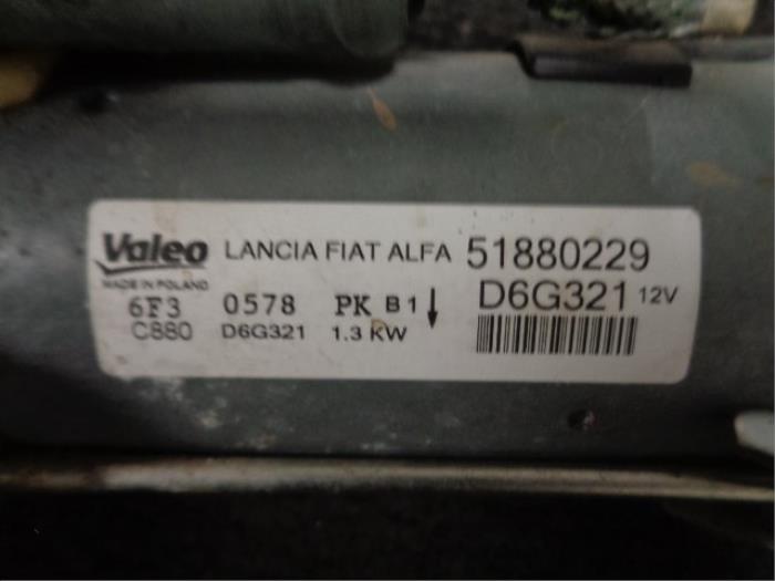 Startmotor van een Citroën Nemo (AA) 1.3 HDi 75 2013