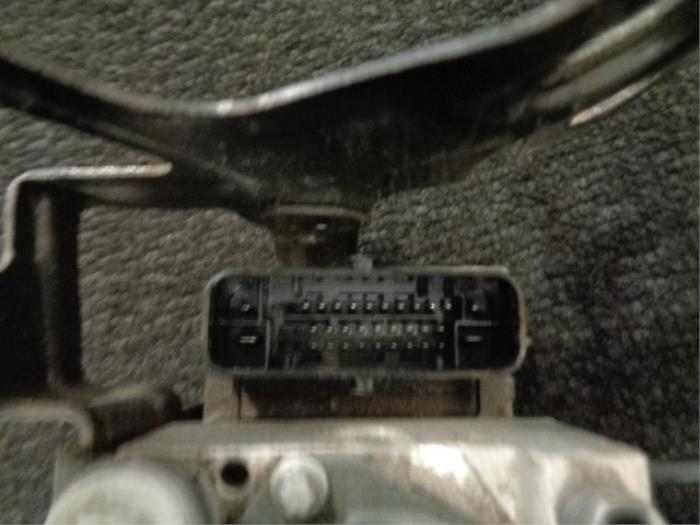 ABS Pomp van een Citroën Nemo (AA) 1.3 HDi 75 2013