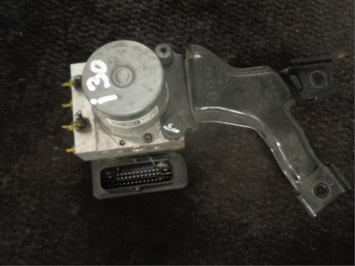 Gebruikte ABS Pomp Hyundai i30 (PDEB5/PDEBB/PDEBD/PDEBE) 1.6 CRDi 16V VGT Prijs € 90,00 Margeregeling aangeboden door Westerhof autodemontage