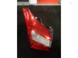 Gebruikte Achterlicht links Hyundai i30 (PDEB5/PDEBB/PDEBD/PDEBE) 1.6 CRDi 16V VGT Prijs € 70,00 Margeregeling aangeboden door Westerhof autodemontage