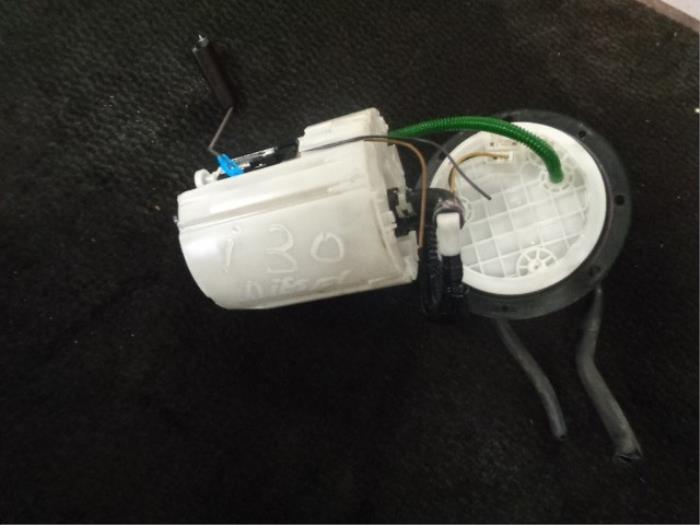 Gebruikte Dieselpomp Hyundai i30 (PDEB5/PDEBB/PDEBD/PDEBE) 1.6 CRDi 16V VGT Prijs € 40,00 Margeregeling aangeboden door Westerhof autodemontage