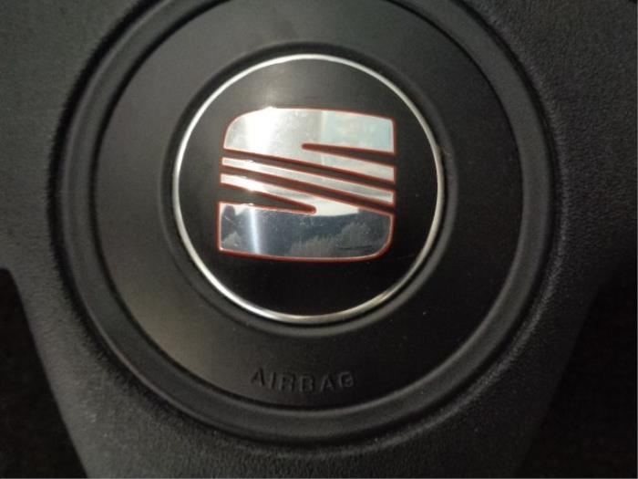 Airbag links (Stuur) van een Seat Ibiza III (6L1) 1.4 16V 85 2007
