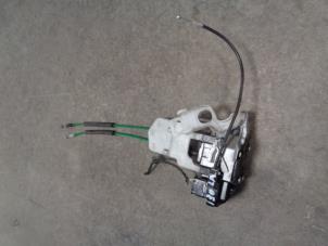 Gebruikte Portierslot Mechaniek 4Deurs links-achter Hyundai i30 (FD) 1.4 CVVT 16V Prijs € 30,00 Margeregeling aangeboden door Westerhof autodemontage
