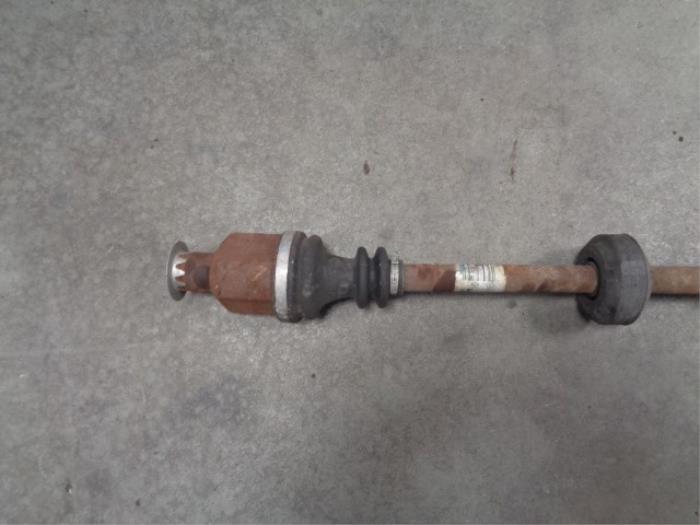 Aandrijfas rechts-voor van een Renault Twingo II (CN) 1.2 16V 2014