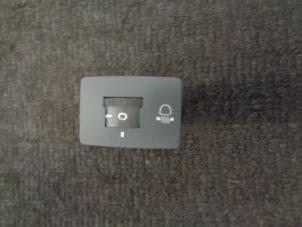 Gebruikte Hoogteregelaar schakelaar Hyundai Getz 1.4i 16V Prijs € 10,00 Margeregeling aangeboden door Westerhof autodemontage