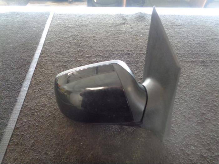 Buitenspiegel rechts van een Ford Focus 2 2.0 16V 2006