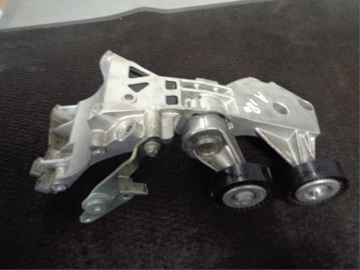 Gebruikte Spanrol Multiriem Mercedes A (W169) 2.0 A-180 CDI 16V 5-Drs. Prijs € 50,00 Margeregeling aangeboden door Westerhof autodemontage