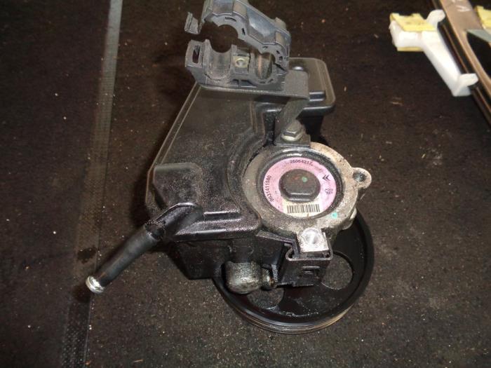 Gebruikte Servopomp Peugeot 206 (2A/C/H/J/S) 1.6 XS,XT Prijs € 30,00 Margeregeling aangeboden door Westerhof autodemontage