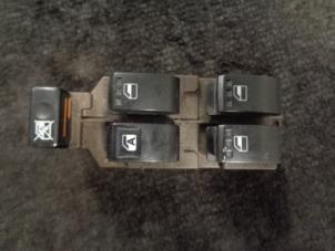 Gebruikte Raam schakelaar elektrisch Subaru Justy (M3) 1.0 12V DVVT Prijs € 20,00 Margeregeling aangeboden door Westerhof autodemontage