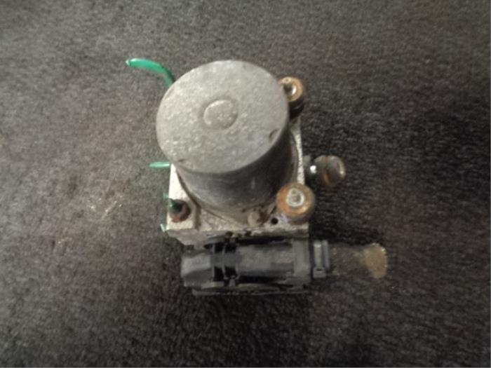 Gebruikte ABS Pomp Opel Corsa C (F08/68) 1.2 16V Twin Port Prijs € 40,00 Margeregeling aangeboden door Westerhof autodemontage