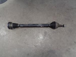 Gebruikte Aandrijfas rechts-voor Volkswagen Golf V (1K1) 2.0 TDI DPF Prijs € 60,00 Margeregeling aangeboden door Westerhof autodemontage