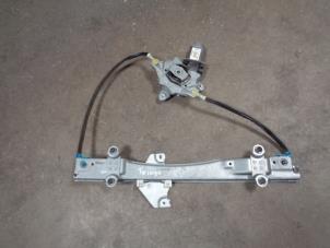 Gebruikte Ruitmechaniek 2Deurs rechts-voor Renault Twingo II (CN) 1.2 16V Prijs € 25,00 Margeregeling aangeboden door Westerhof autodemontage