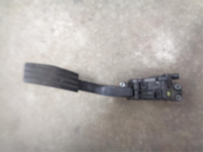Gebruikte Sensor Gaspedaalpositie Renault Twingo II (CN) 1.2 16V Prijs € 25,00 Margeregeling aangeboden door Westerhof autodemontage