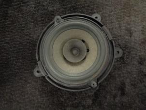 Gebruikte Speaker Renault Twingo II (CN) 1.2 16V Prijs € 10,00 Margeregeling aangeboden door Westerhof autodemontage