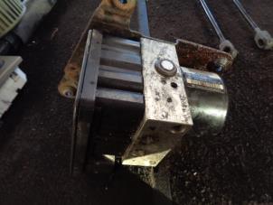 Gebruikte ABS Pomp Peugeot 206 CC (2D) 1.6 16V Prijs € 50,00 Margeregeling aangeboden door Westerhof autodemontage