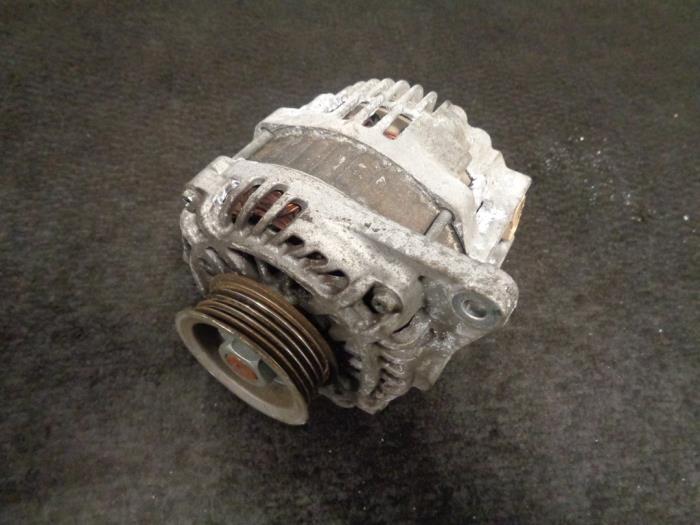 Gebruikte Dynamo Mitsubishi Colt (Z2/Z3) 1.1 12V Prijs € 40,00 Margeregeling aangeboden door Westerhof autodemontage