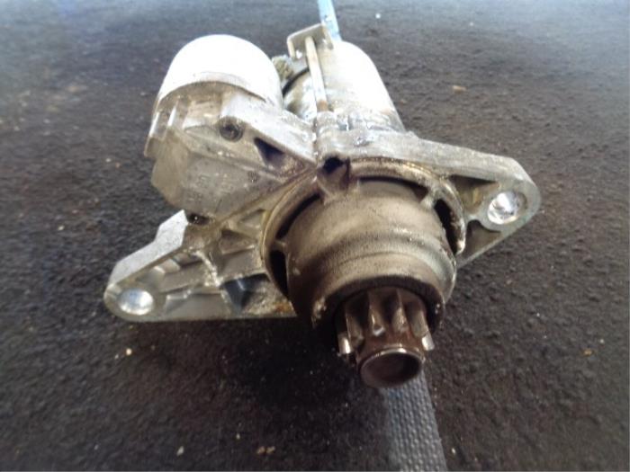 Gebruikte Startmotor Volkswagen Golf IV (1J1) 1.6 FSI 16V Prijs € 30,00 Margeregeling aangeboden door Westerhof autodemontage