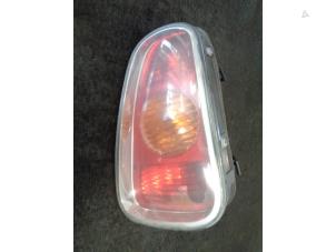 Gebruikte Achterlicht rechts BMW Mini One/Cooper (R50) 1.6 16V Cooper Prijs € 25,00 Margeregeling aangeboden door Westerhof autodemontage